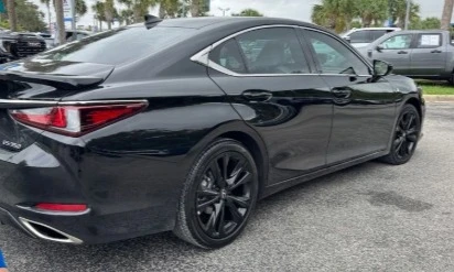 2023 Lexus ES 7th Gen - Image 5 of 13