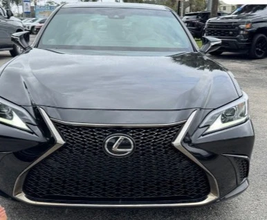 2023 Lexus ES 7th Gen - Image 2 of 13