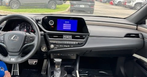 2023 Lexus ES 7th Gen - Image 12 of 13