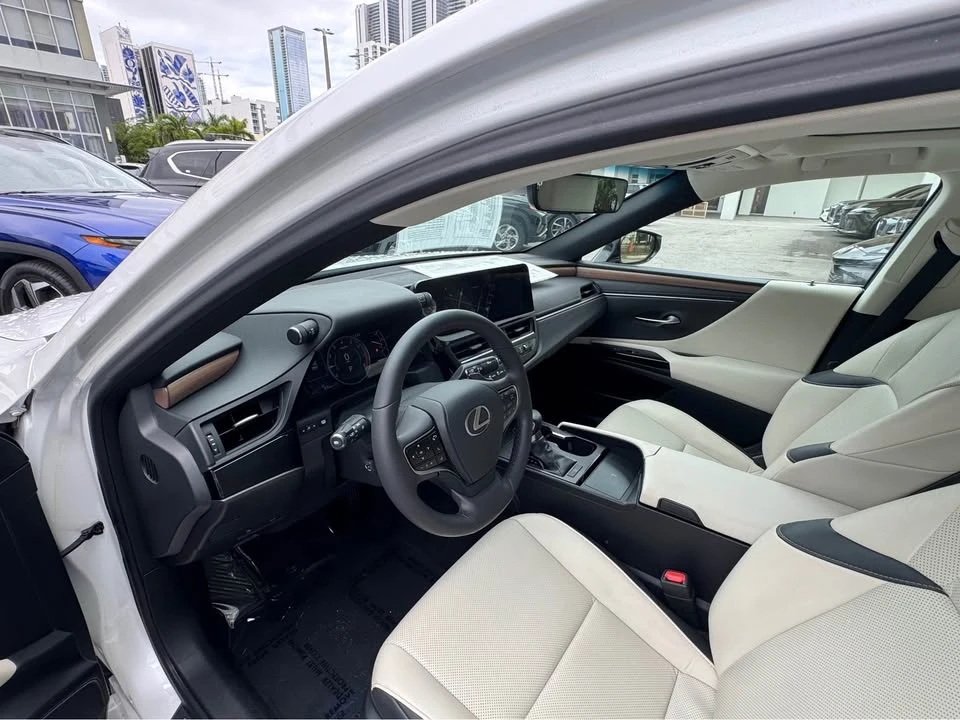 2023 Lexus ES 7th Gen - Image 6 of 6