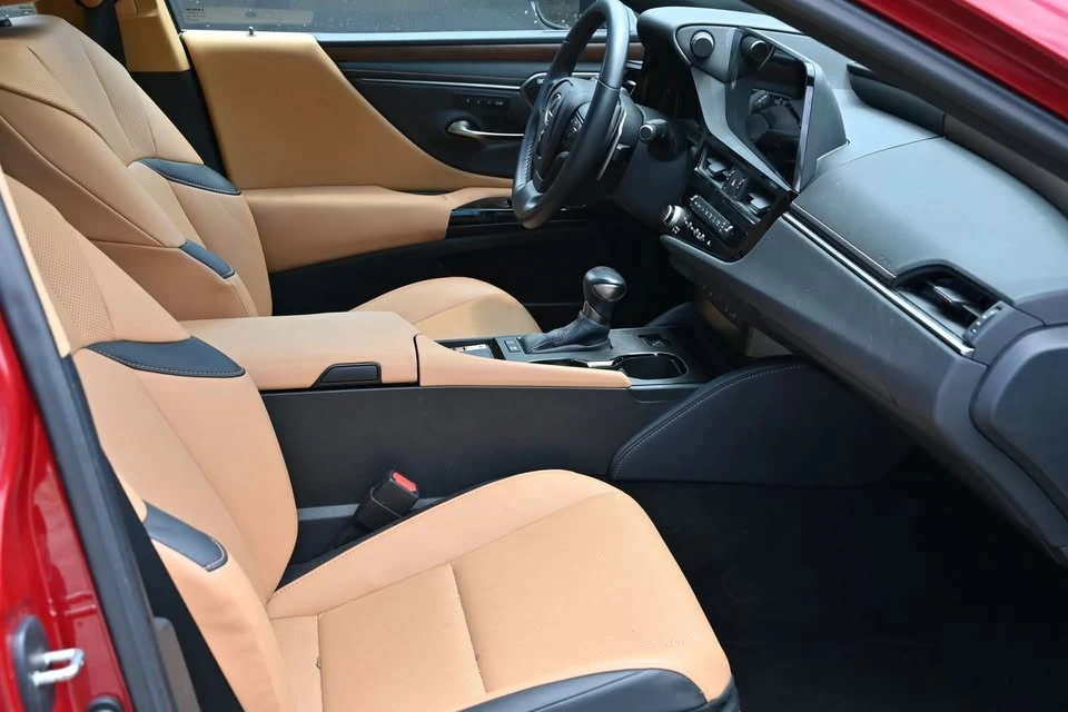 2023 Lexus ES 7th Gen - Image 20 of 20