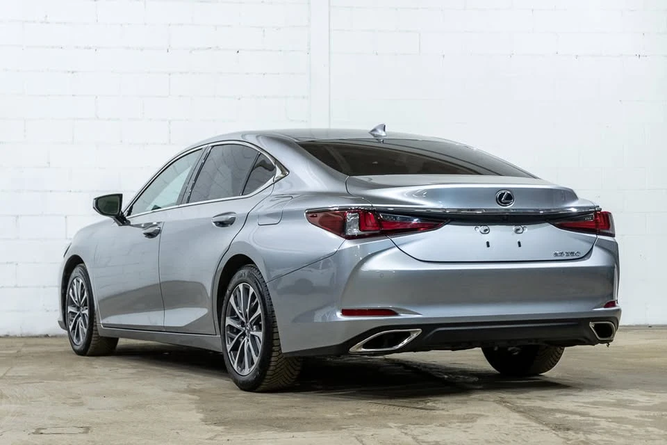 2023 Lexus ES 7th Gen - Image 7 of 10