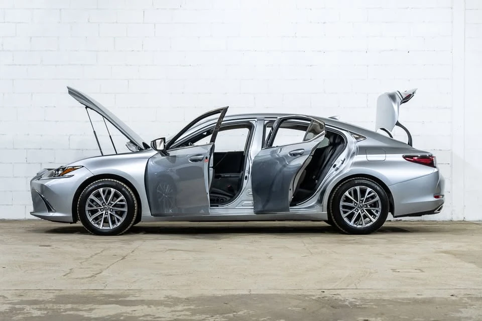 2023 Lexus ES 7th Gen - Image 6 of 10