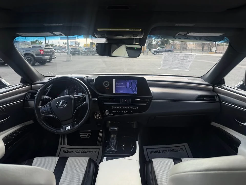 2023 Lexus ES 7th Gen - Image 16 of 19