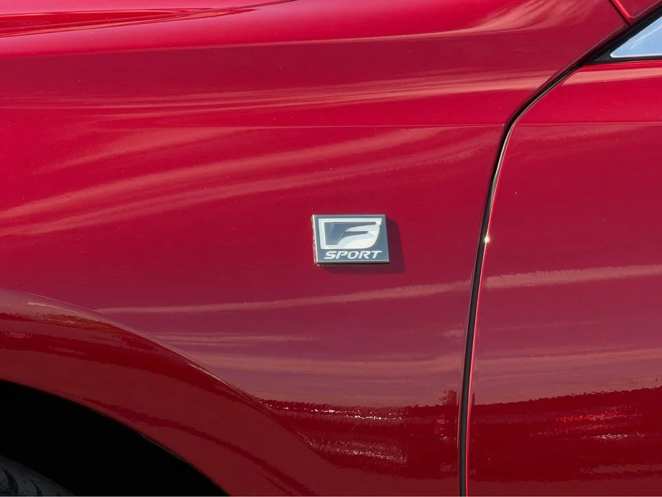 2023 Lexus ES 7th Gen - Image 18 of 19