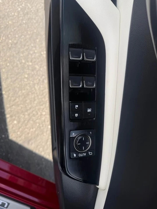 2023 Lexus ES 7th Gen - Image 10 of 19
