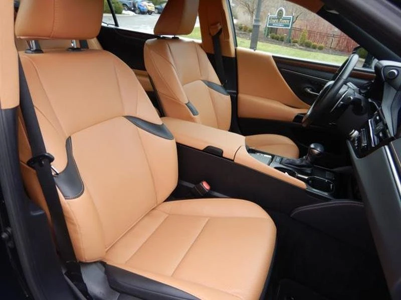 2023 Lexus ES 7th Gen - Image 16 of 20