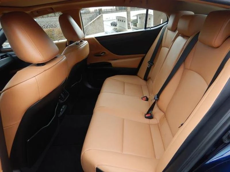2023 Lexus ES 7th Gen - Image 14 of 20
