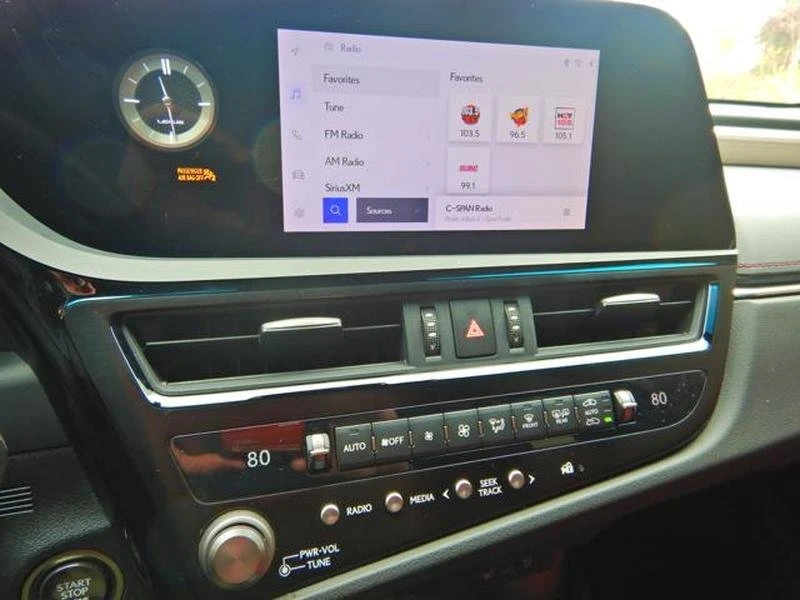 2023 Lexus ES 7th Gen - Image 15 of 19