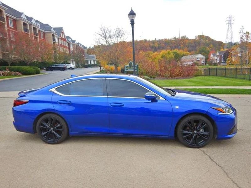 2023 Lexus ES 7th Gen - Image 7 of 19