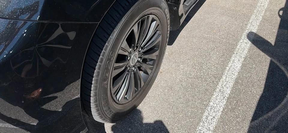 2023 Lexus GX 2nd Gen - Image 2 of 9