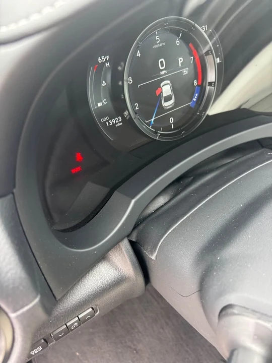 2023 Lexus IS 3rd Gen - Image 9 of 10