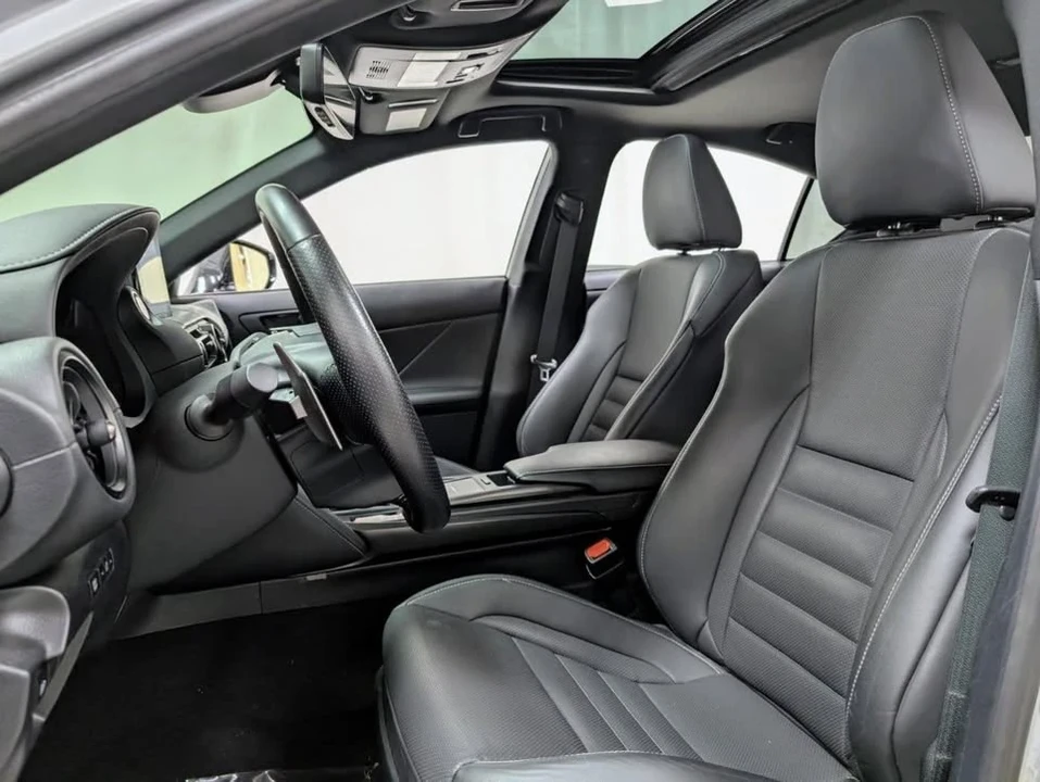 2023 Lexus IS 3rd Gen - Image 16 of 20