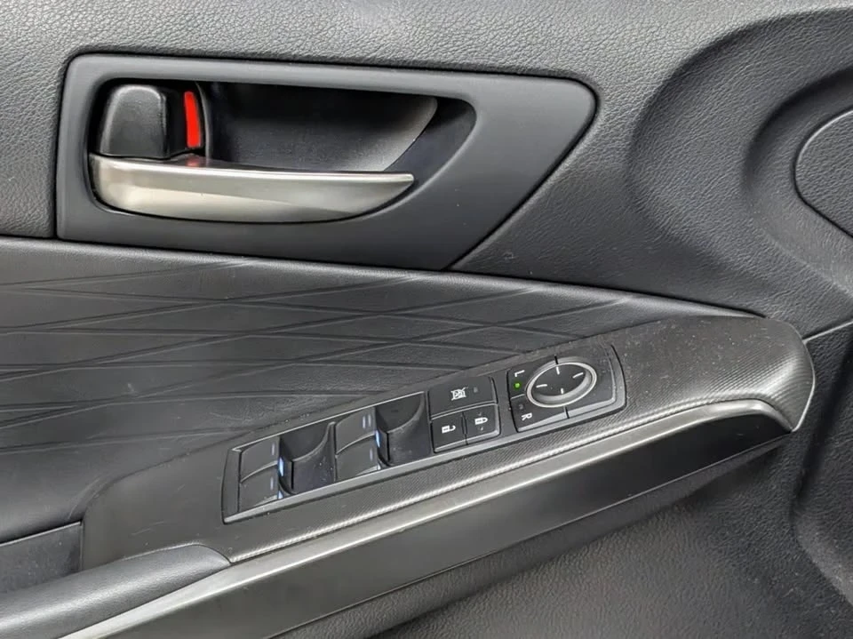 2023 Lexus IS 3rd Gen - Image 15 of 20