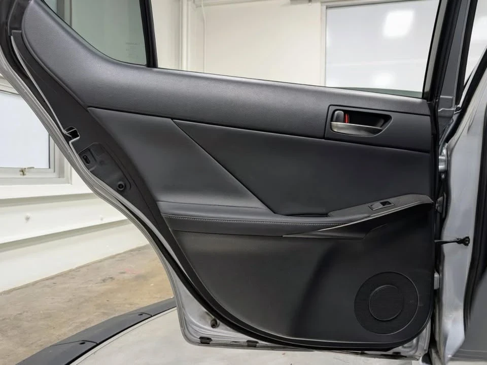 2023 Lexus IS 3rd Gen - Image 18 of 20