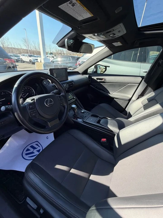 2023 Lexus IS 3rd Gen - Image 5 of 11