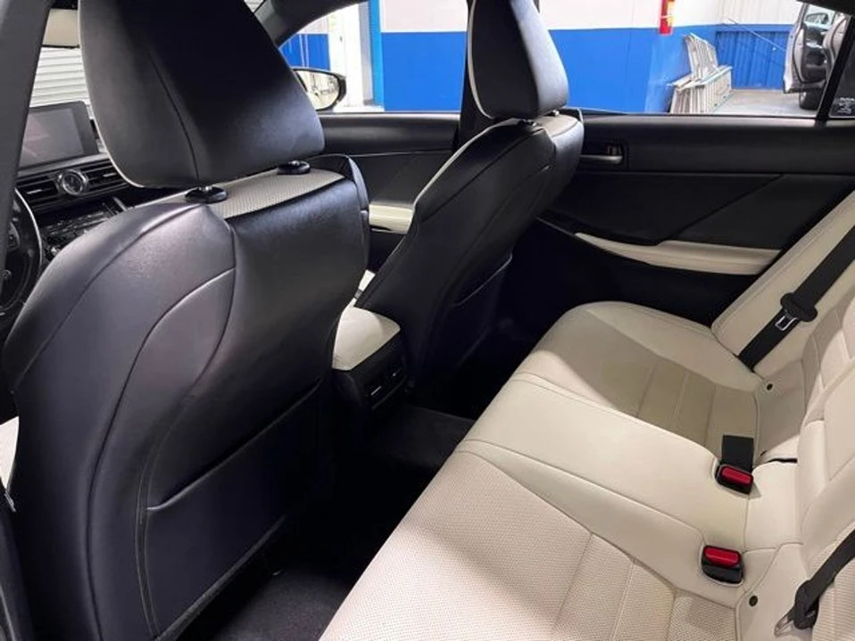 2023 Lexus IS 3rd Gen - Image 15 of 20