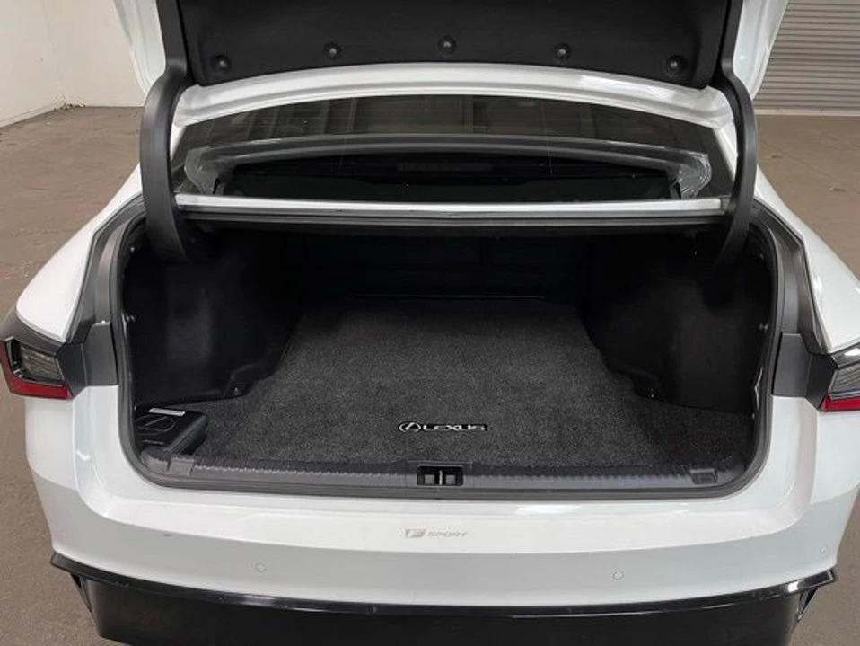2023 Lexus IS 3rd Gen - Image 14 of 20