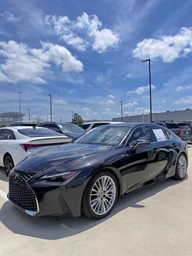 2023 Lexus IS300