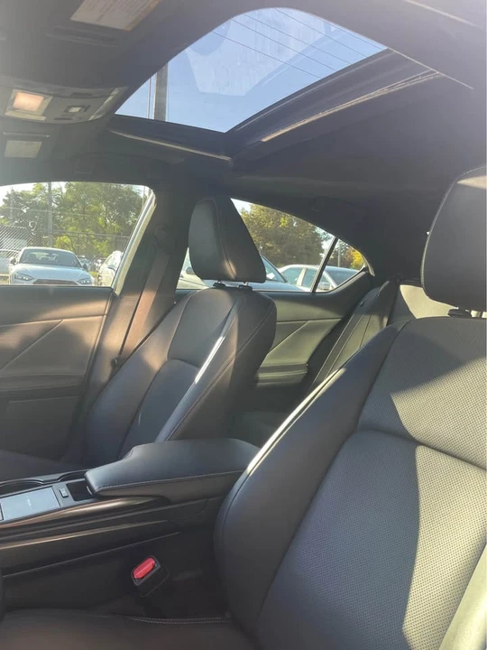 2023 Lexus IS 3rd Gen - Image 6 of 11