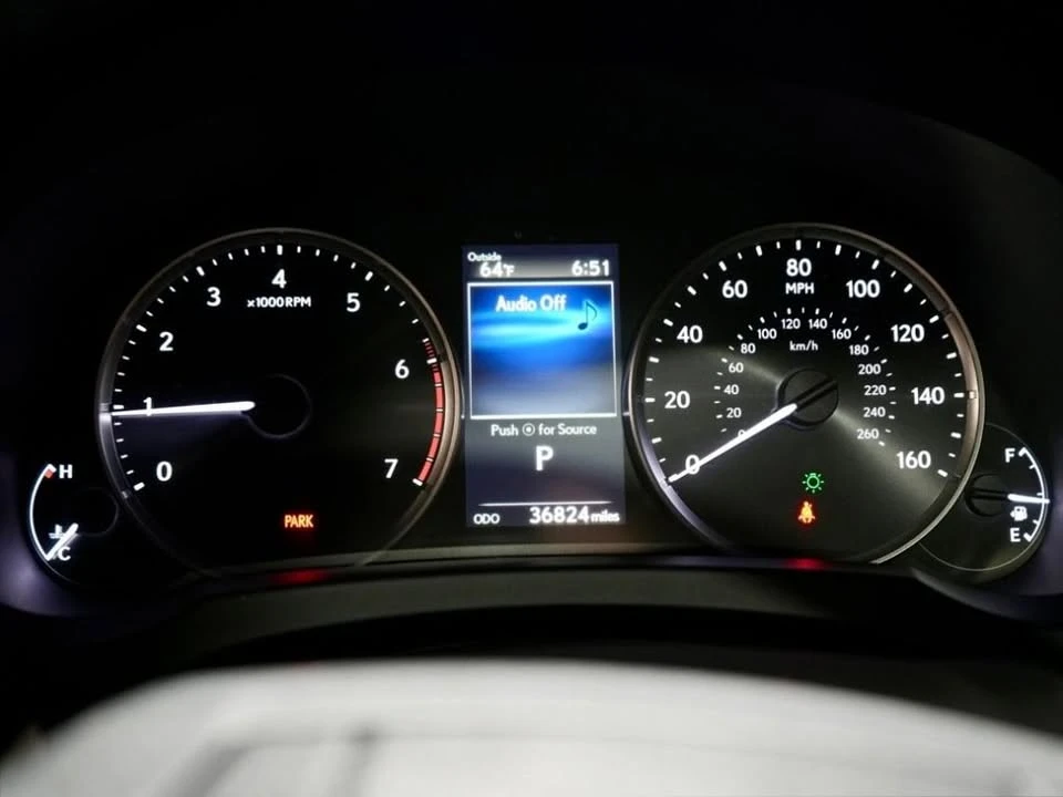 2023 Lexus IS 3rd Gen - Image 15 of 20