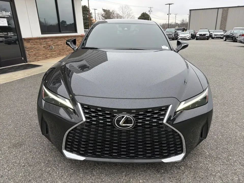 2023 Lexus IS 3rd Gen - Image 5 of 8
