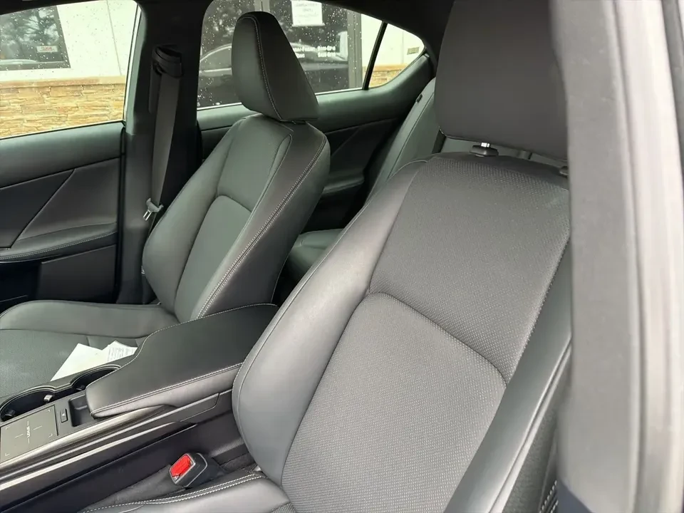 2023 Lexus IS 3rd Gen - Image 6 of 8