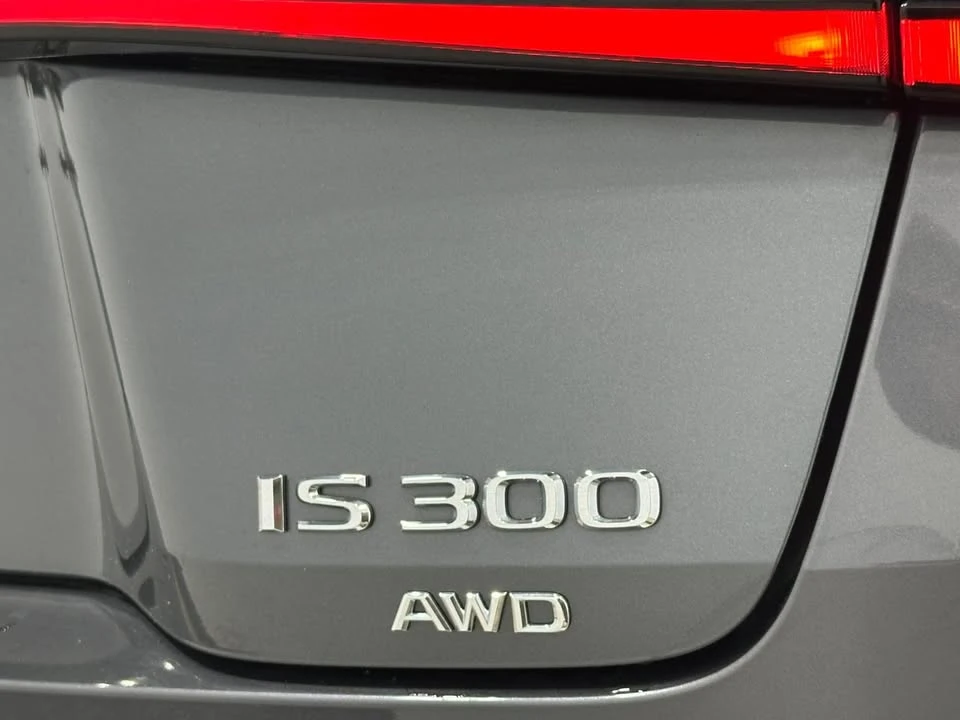 2023 Lexus IS 3rd Gen - Image 9 of 20