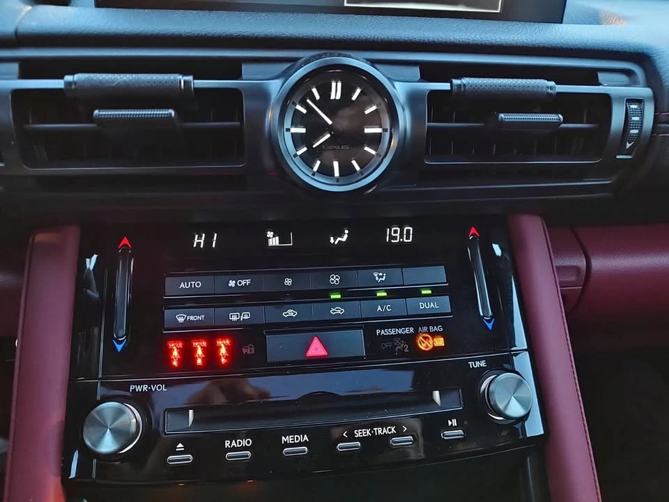2023 Lexus IS 3rd Gen - Image 16 of 20