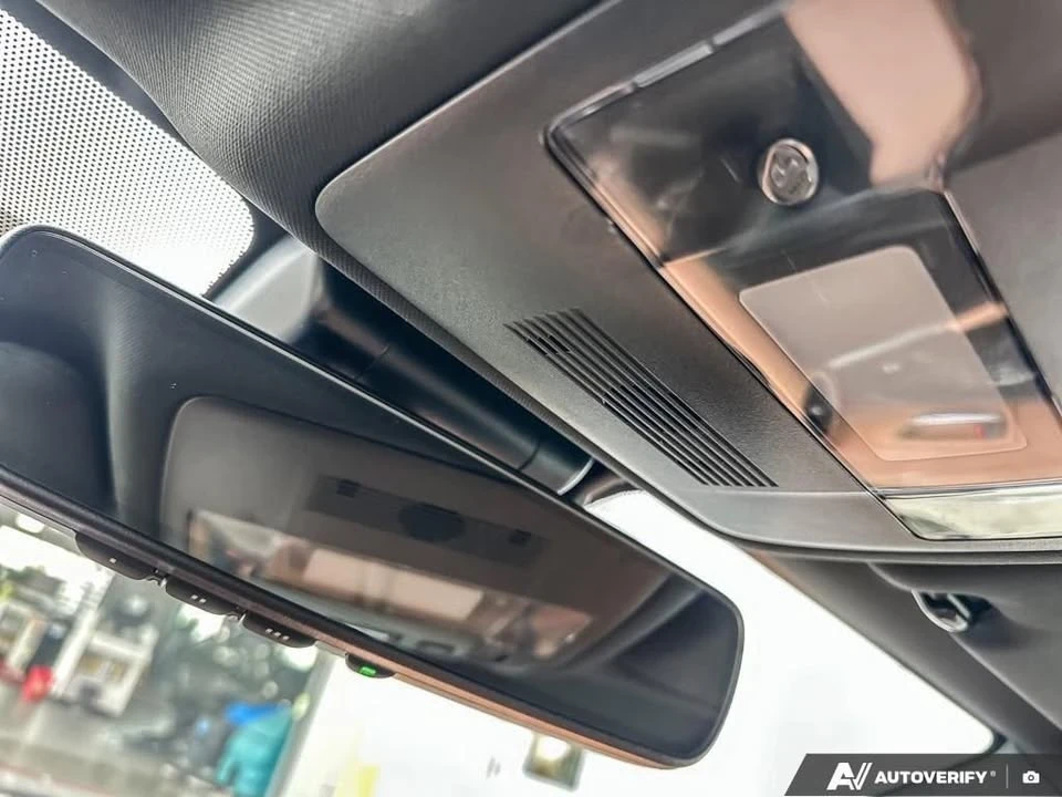2023 Lexus IS 3rd Gen - Image 18 of 19