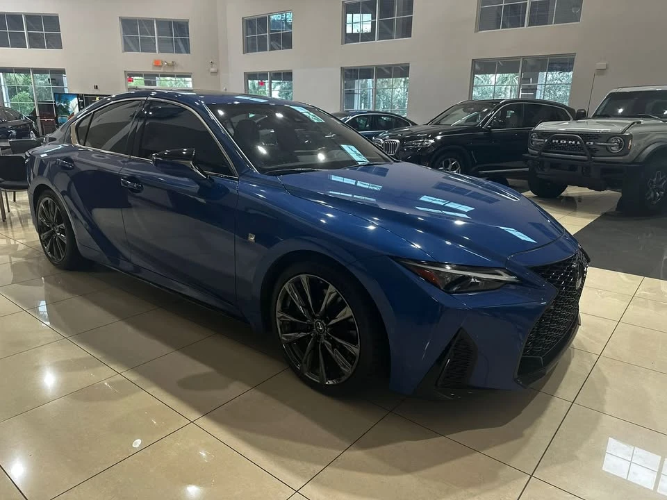 2023 Lexus IS 3rd Gen - Image 3 of 4