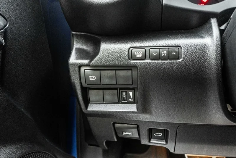 2023 Lexus IS 3rd Gen - Image 10 of 19