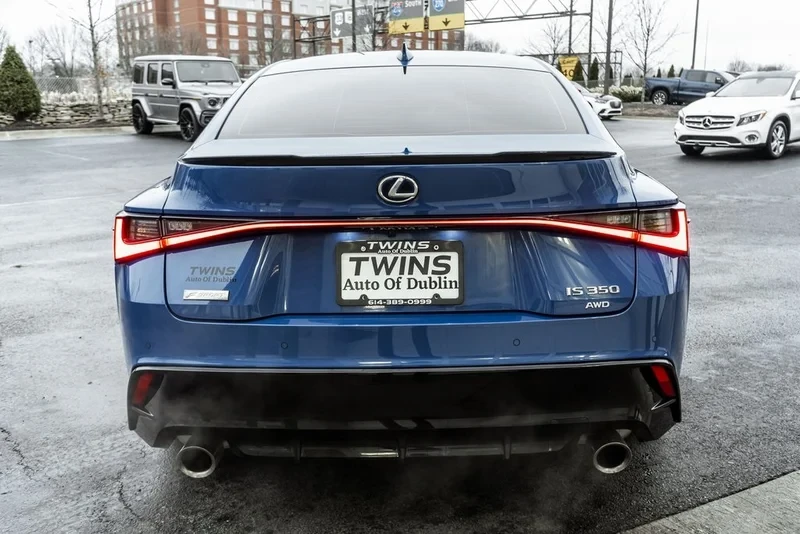 2023 Lexus IS 3rd Gen - Image 18 of 19