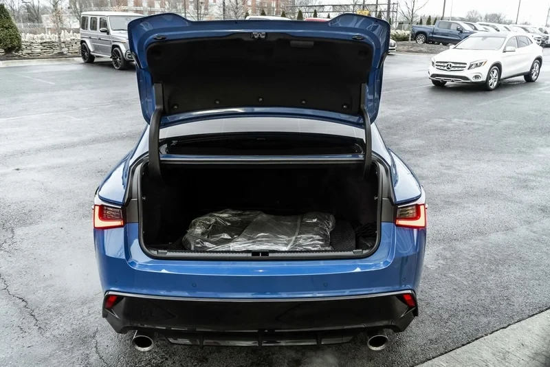 2023 Lexus IS 3rd Gen - Image 15 of 19
