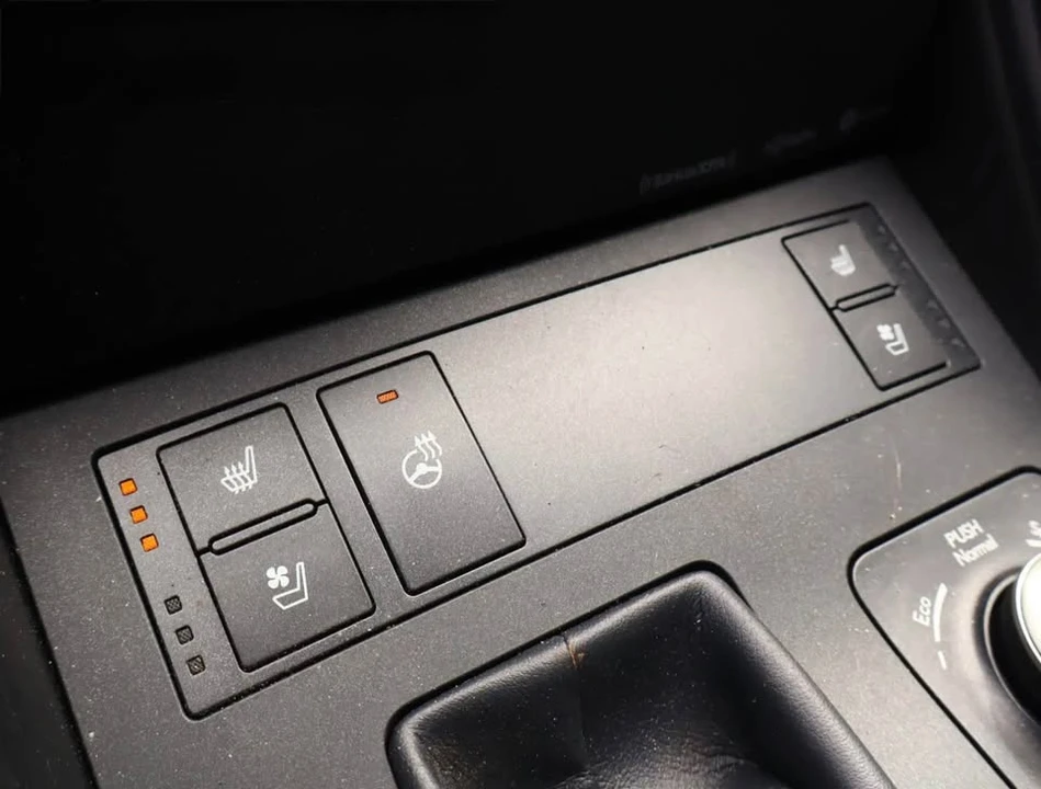 2023 Lexus IS 3rd Gen - Image 8 of 18
