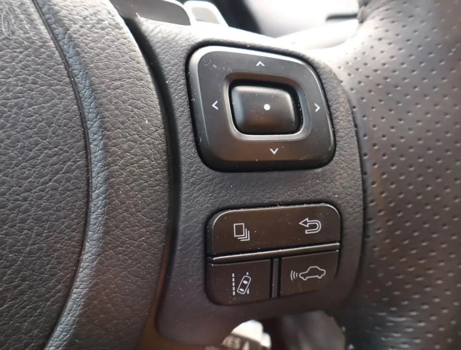 2023 Lexus IS 3rd Gen - Image 14 of 18