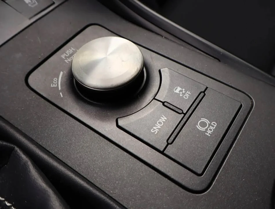 2023 Lexus IS 3rd Gen - Image 9 of 18
