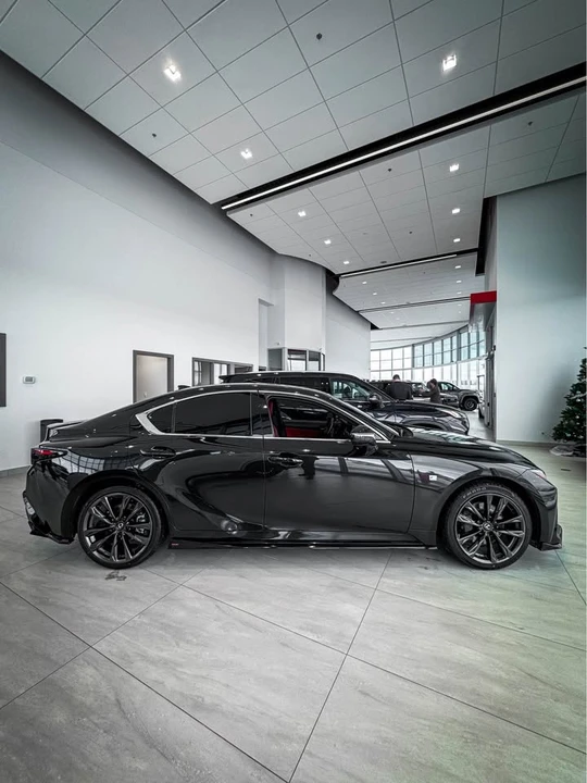 2023 Lexus IS 3rd Gen - Image 7 of 10