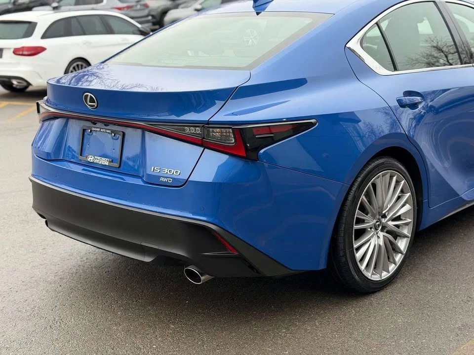 2023 Lexus IS 3rd Gen - Image 6 of 10