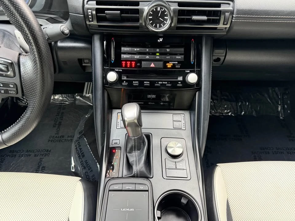 2023 Lexus IS 3rd Gen - Image 14 of 18