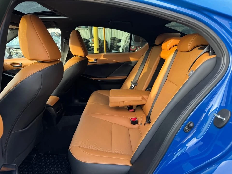 2023 Lexus IS 3rd Gen - Image 5 of 5