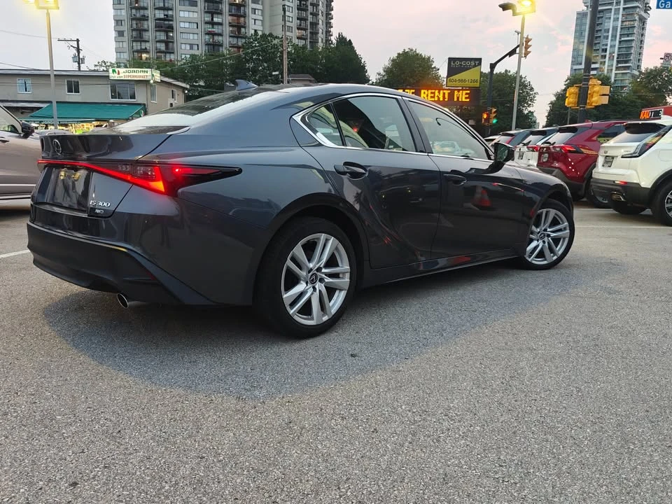 2023 Lexus IS 3rd Gen - Image 5 of 9