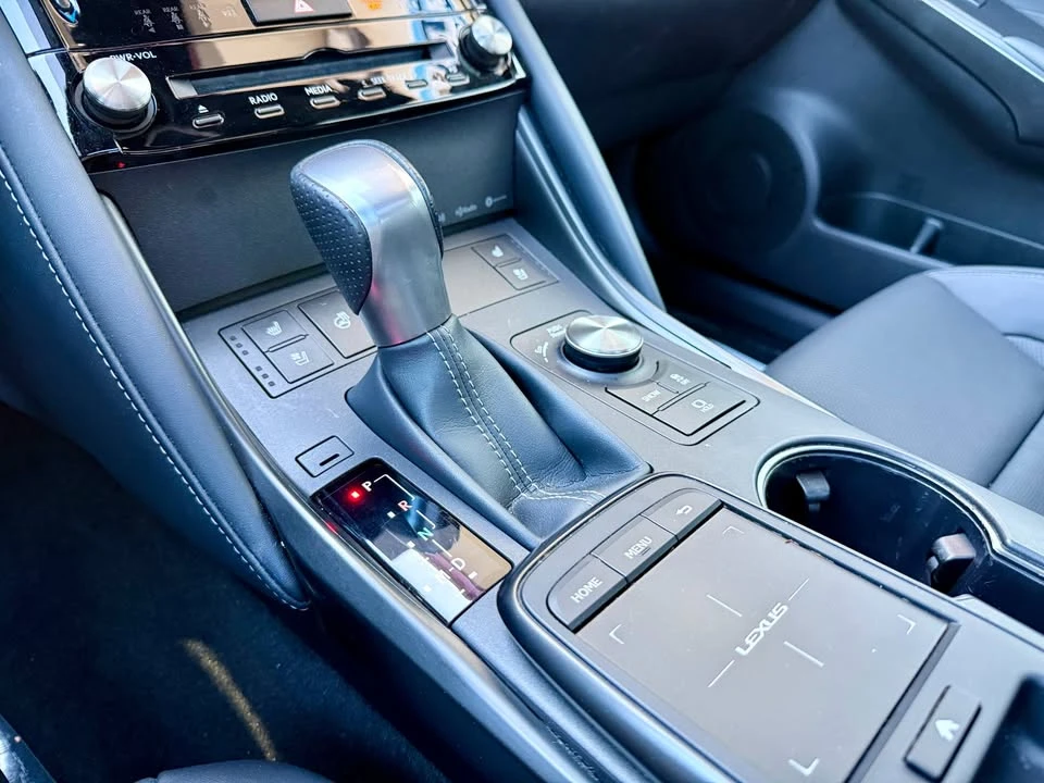 2023 Lexus IS 3rd Gen - Image 15 of 20
