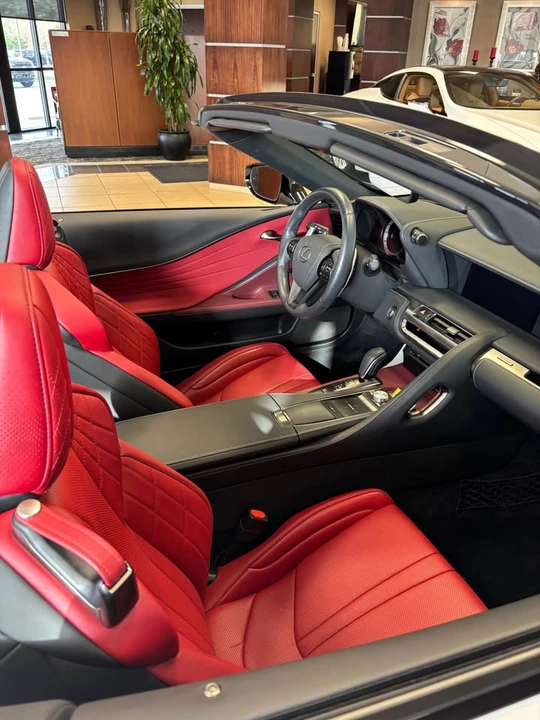2023 Lexus LC - Image 17 of 19