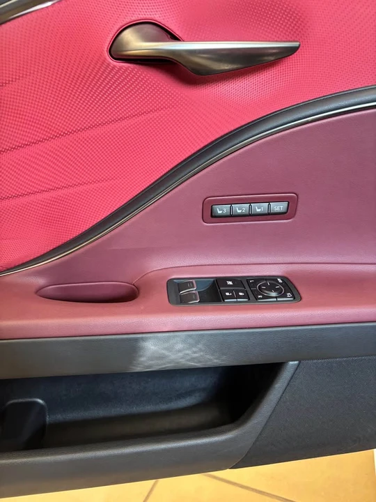 2023 Lexus LC - Image 9 of 19