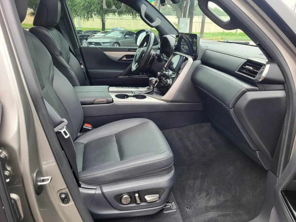 2023 Lexus LX 4th Gen - Image 12 of 17