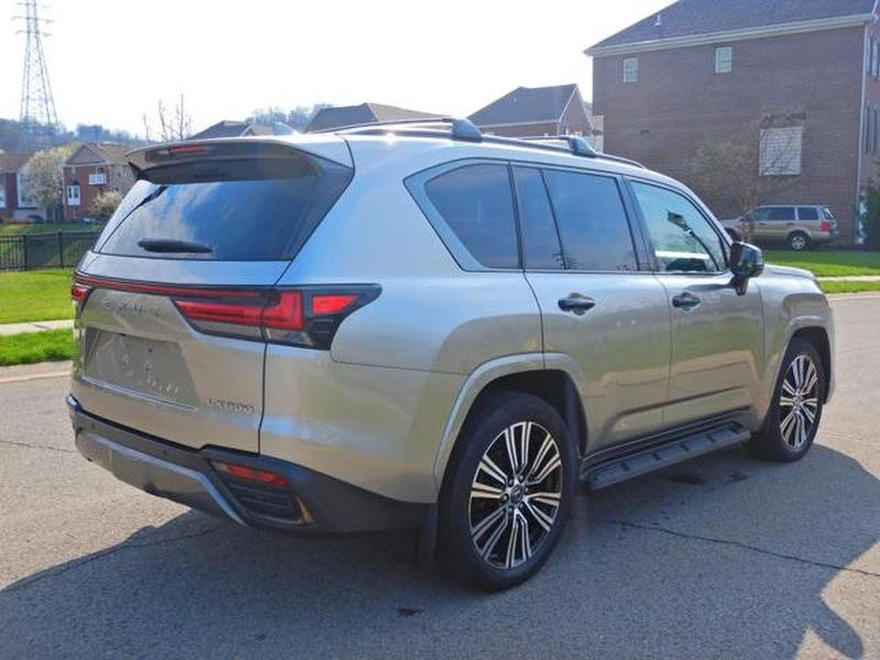 2023 Lexus LX 4th Gen - Image 4 of 19