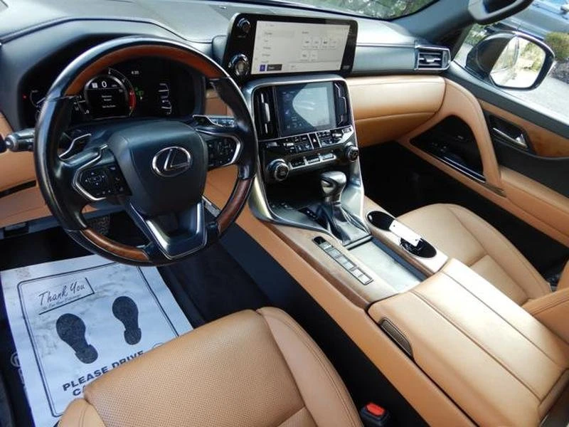 2023 Lexus LX 4th Gen - Image 9 of 19