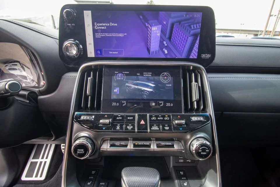 2023 Lexus LX 4th Gen - Image 12 of 13