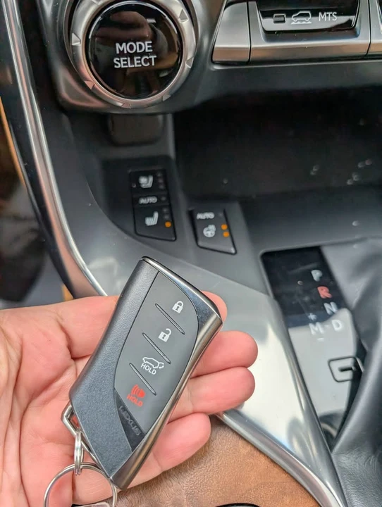2023 Lexus LX 4th Gen - Image 13 of 21